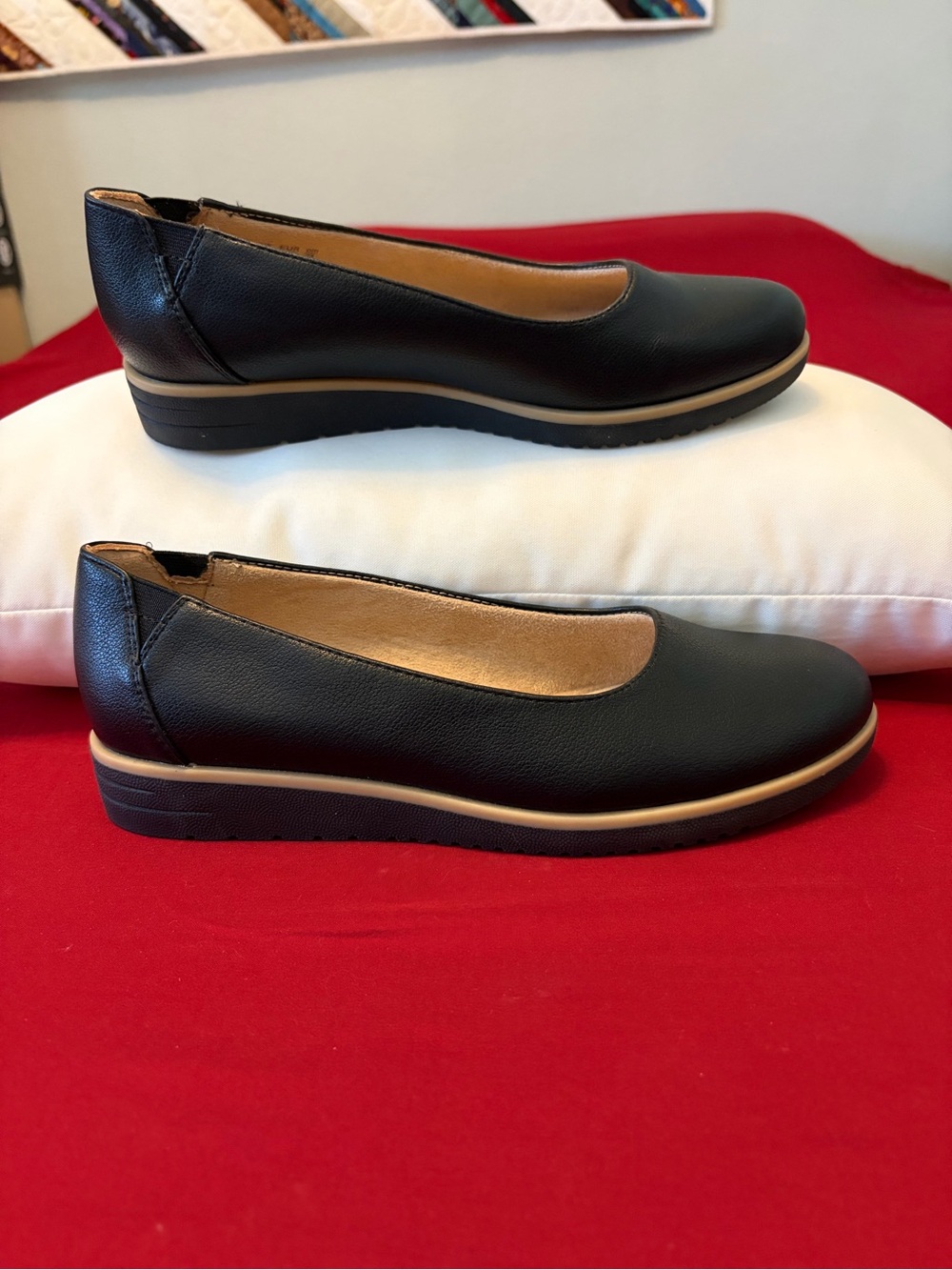 SOUL Naturalizer Women's Black Leather Slip-On Flats - Picture 7 of 10